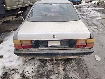 Audi: Audi 100: 1987 г., Седан — 2