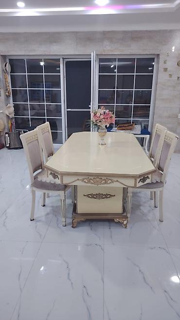 Mebel: Qonaq otağı üçün, İşlənmiş, Dördbucaq masa — 1