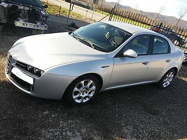Kompletan auto u delovima: DELOVI ZA ALFA ROMEO 159 | Polovni delovi Alfa Romeo 159 - Limarija — 3