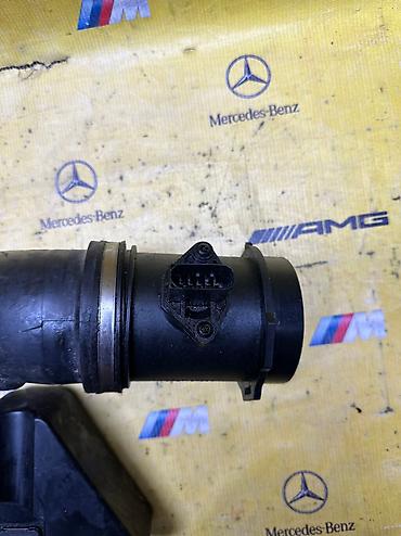 Другие детали для мотора: Расходомер воздуха BMW x5 объем 4.4 Датчик расходомера, воздушная — 5