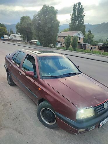 malibu 2: Volkswagen Vento: 1993 г., 1.8 л, Механика, Бензин, Седан — 7