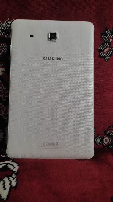 tab 5 in Azərbaycan | PLANŞETLƏR: Samsung Galaxy tab E 
Ekranında çatlar var birde arxa kamerası işlemir