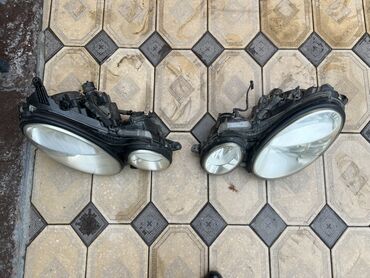 продаю в связи переездом: Комплект передних фар Mercedes-Benz Оригинал