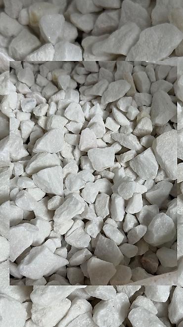 Мраморный щебень: Мраморная щебёнка (белая) - Фракция: крупная, ориентировочно 10–40 мм — 3
