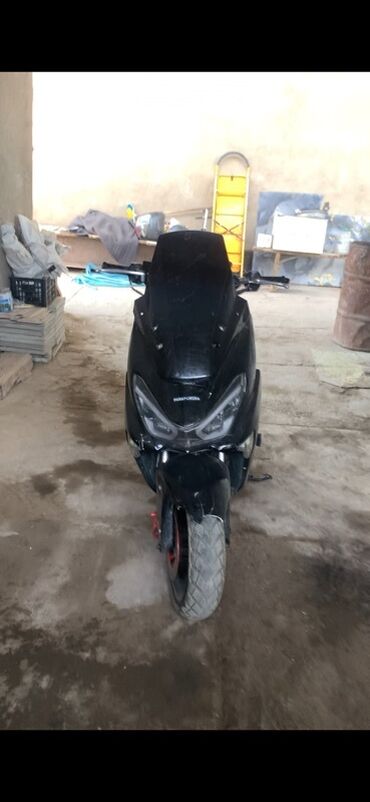 аккумулятор каракол: Макси-скутер Honda, 150 куб. см, Бензин, Б/у