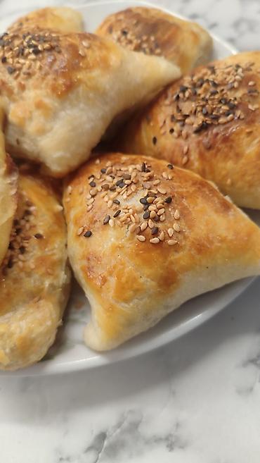 Выпечка, хлебобулочные изделия: Домашняя выпечка на заказ. Ассортимент: - Капкейки с — 10