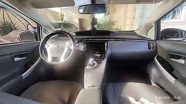 honda git: Toyota Prius: 2011 г., 1.8 л, Вариатор, Гибрид, Хэтчбэк — 3