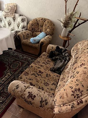 мебель королевский: Комплект мягкой мебели, Б/у, Самовывоз, цвет - Коричневый — 1