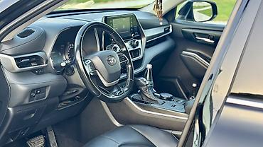 highlander: Toyota Highlander: 2.5 l | 2022 il Ofrouder/SUV — 3