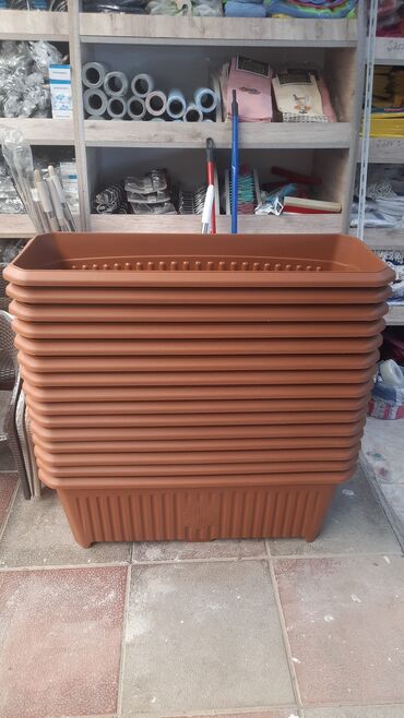 Bitkilər üçün dibçəklər: Dibcek qabi duzbucaqli kvadrat ayaqli gul qabi duzbucaqli kvadrat — 9