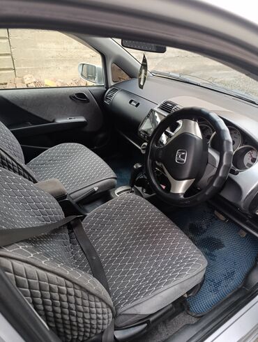 Honda: Honda Fit: 2005 г., 1.3 л, Автомат, Бензин, Хэтчбэк — 2