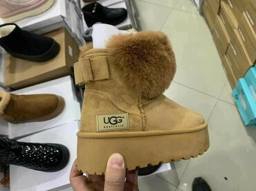 Ugg obuća: Ugg čizme — 1