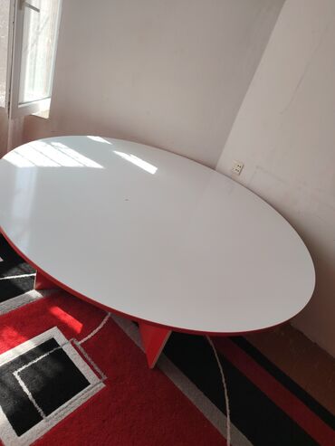 стол переговоров: Классический стол, Новый, Нераскладной, Круглый стол