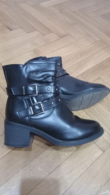 Gležnjače: Gležnjače, Opposite, 38 — 1