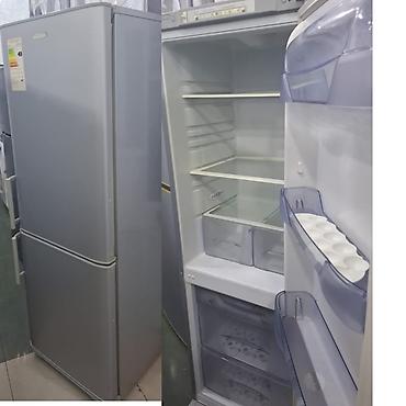 Indesit markalı soyuducu, aşağı dondurucu bölməli modeldir. DeFrost