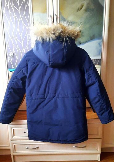 детские зимние куртки с мехом: Очень теплая подростковая куртка в отличном состоянии на рост 158см