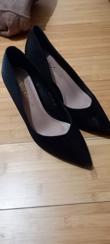 обувь женская 37: Туфли 37.5, цвет - Черный