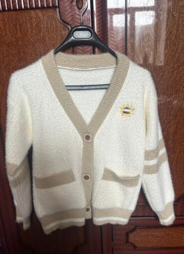 женские кашемировые свитера: Женская кофта 
Свитер 
Качество Отличное 
Мягкий кашемир