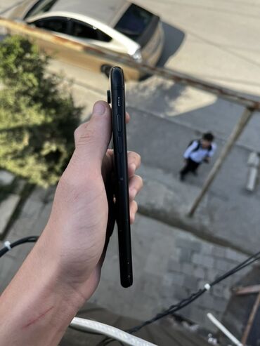 Apple iPhone: IPhone Xr, 128 GB, Qara, Face ID — 9