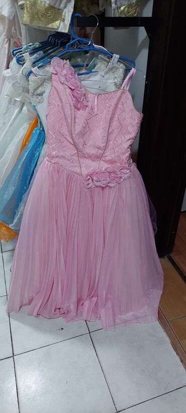 Donlar: Qiz uşagi ucun 30 eded geyimler 5 yaşdan 12 yaşa kimi .baxir — 9