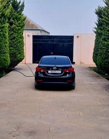 Hyundai: Hyundai Elantra: 1.8 l | 2015 il Sedan — 2