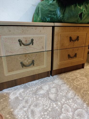 Rəflər: Tumbalar. 2 dənə.Ruminyanındır.Sadəcə rəngləmək lazımdır.Qiymət