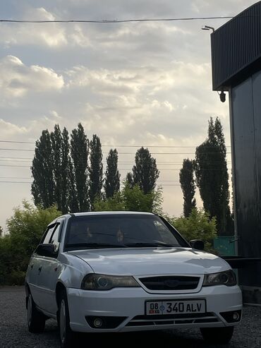 дом на колосах: Daewoo Nexia: 2012 г., 1.5 л, Механика, Бензин, Седан