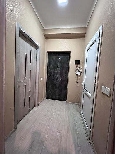 binədə ev: Yeni tikili 7 mərtəbəli binanın 4 cü mərtəbəsində 42 kv metr sahəsi — 9
