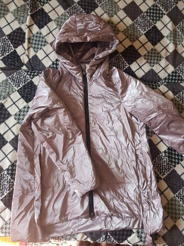 Демисезондук курткалар: Курточка на подростка, плащевка с подкладкой, не продувается ветром, и