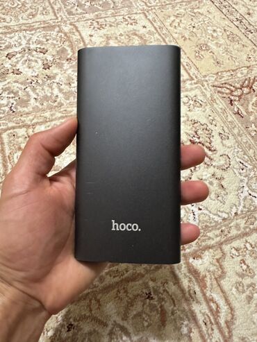 Внешние аккумуляторы: Power bank 10000 hoco каждый по 800 сом в идеальном состоянии