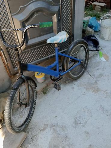 20 dyumlu velosiped: Uşaq velosipedi - Ölçü: təxminən 20" təkərlər - Rəng: mavi gövdə — 1
