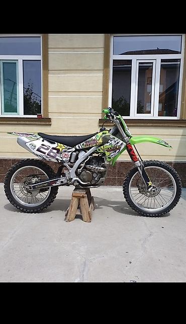 Кроссовый мотоцикл Kawasaki KX (серия KX-F), зелёный. - Двигатель