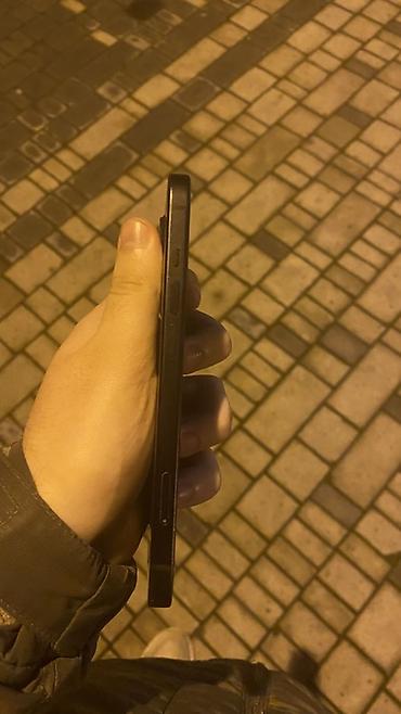 ipad 8 32: IPhone 15, 128 GB, Qara, Face ID — 3