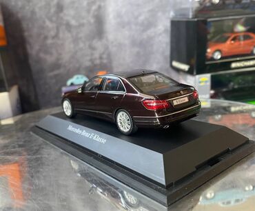 Avtomobil modelləri: Коллекционная модель Mercedes-Benz E Class W212 brown 2009 Dealer — 18