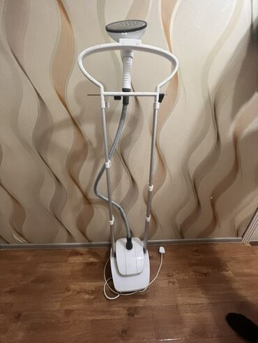 Уход за одеждой: Вертикальный отпариватель одежды Black+Decker Привязной с Дубая