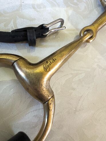 Зоотовары: Продаю комплект конной упряжи премиум-класса: • Трензель Zaldi — 5