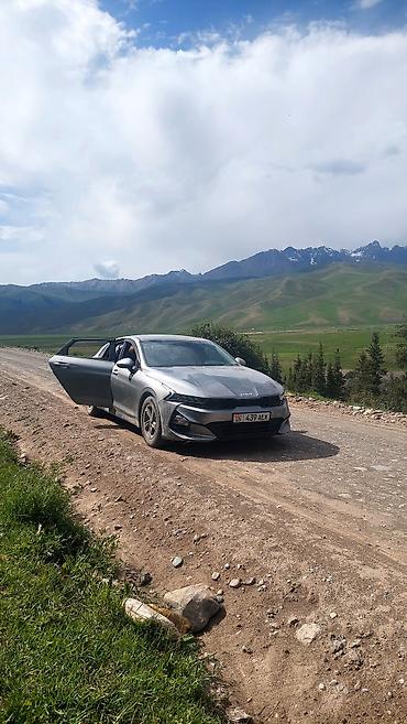 kaiyi e5: Kia K5: 2021 г., Автомат, Седан — 1
