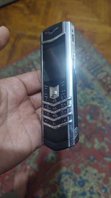телефоны флай слайдеры: Vertu Signature Touch, rəng - Gümüşü, Düyməli