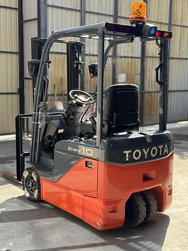 пагрузчик: Погрузчик, Toyota, 2021 г., Колесный, Вилочный — 1