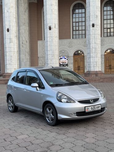 как можно купить машину в рассрочку: Honda Jazz: 2008 г., 1.3 л, Механика, Бензин