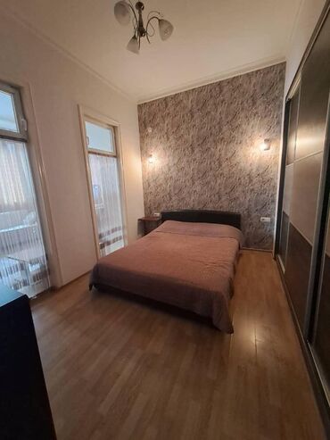 акунбаева квартира: 2 комнаты, Агентство недвижимости, Без подселения, С мебелью полностью