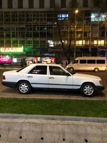 мазда 626 1986: Mercedes-Benz W124: 1986 г., 2.3 л, Механика, Бензин