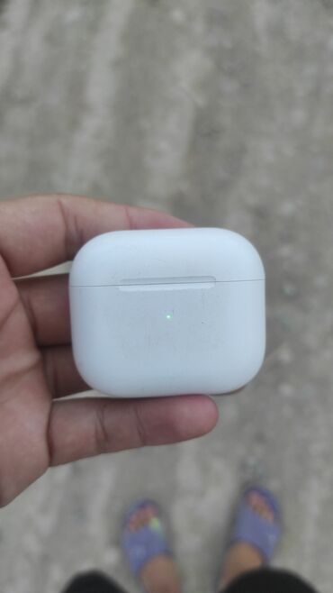 аирподс 3: Беспроводные наушники Apple AirPods 3 с зарядным кейсом, выполненные в