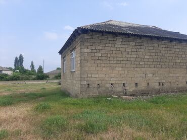 visnovkada heyet evleri: 4 otaqlı, 50 kv. m, Orta təmir