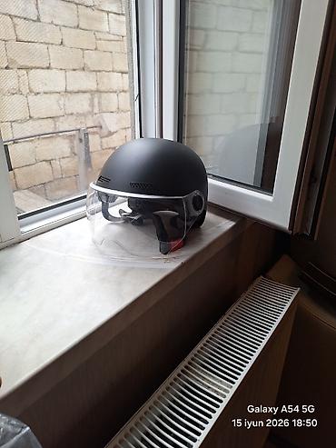 tek teker scooter: Skuter/motosiklet dəbilqəsi – açıq tip (jet) Xüsusiyyətlər: - Rəng — 3