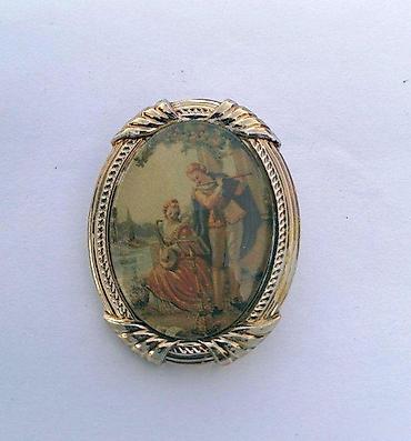 Broševi: Prelepi stari broševi 5 komada. Cena za komad Tri prelepa stara broša — 5