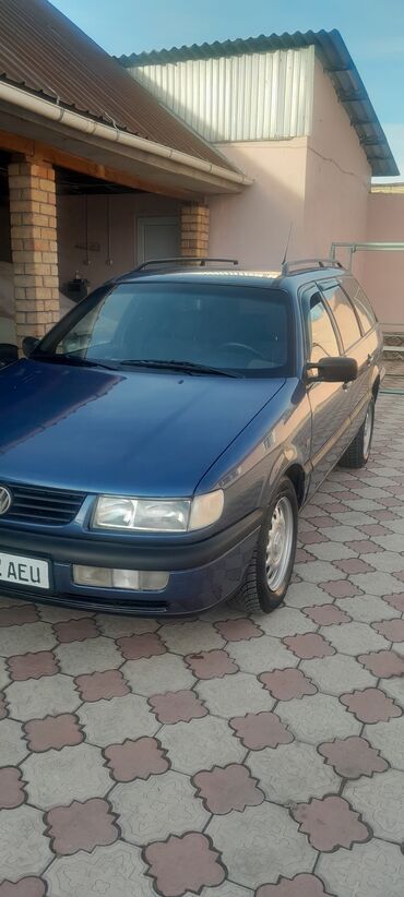 Volkswagen: Volkswagen Passat: 1993 г., 1.8 л, Механика, Бензин, Универсал