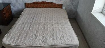 Divanlar: Təknəfərlik çarpayı, Bazasız, Matras ilə, Siyirməsiz