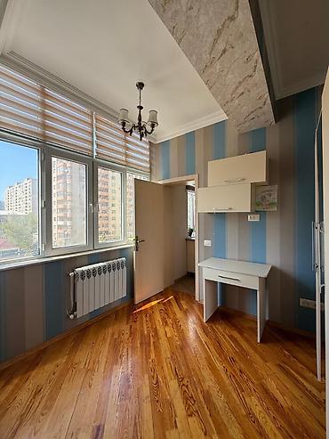 Yeni tikili: Mərkəzdə Kupçalı Əşyalı 3 Otaga Düzəlmə Mənzil. 63 Kv 128 Min. 16 — 11