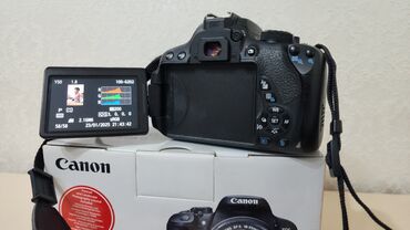 Фотоаппараты: Продаётся Canon EOS 700D, с объективом 18-55, ещё портретник 50, 1.8